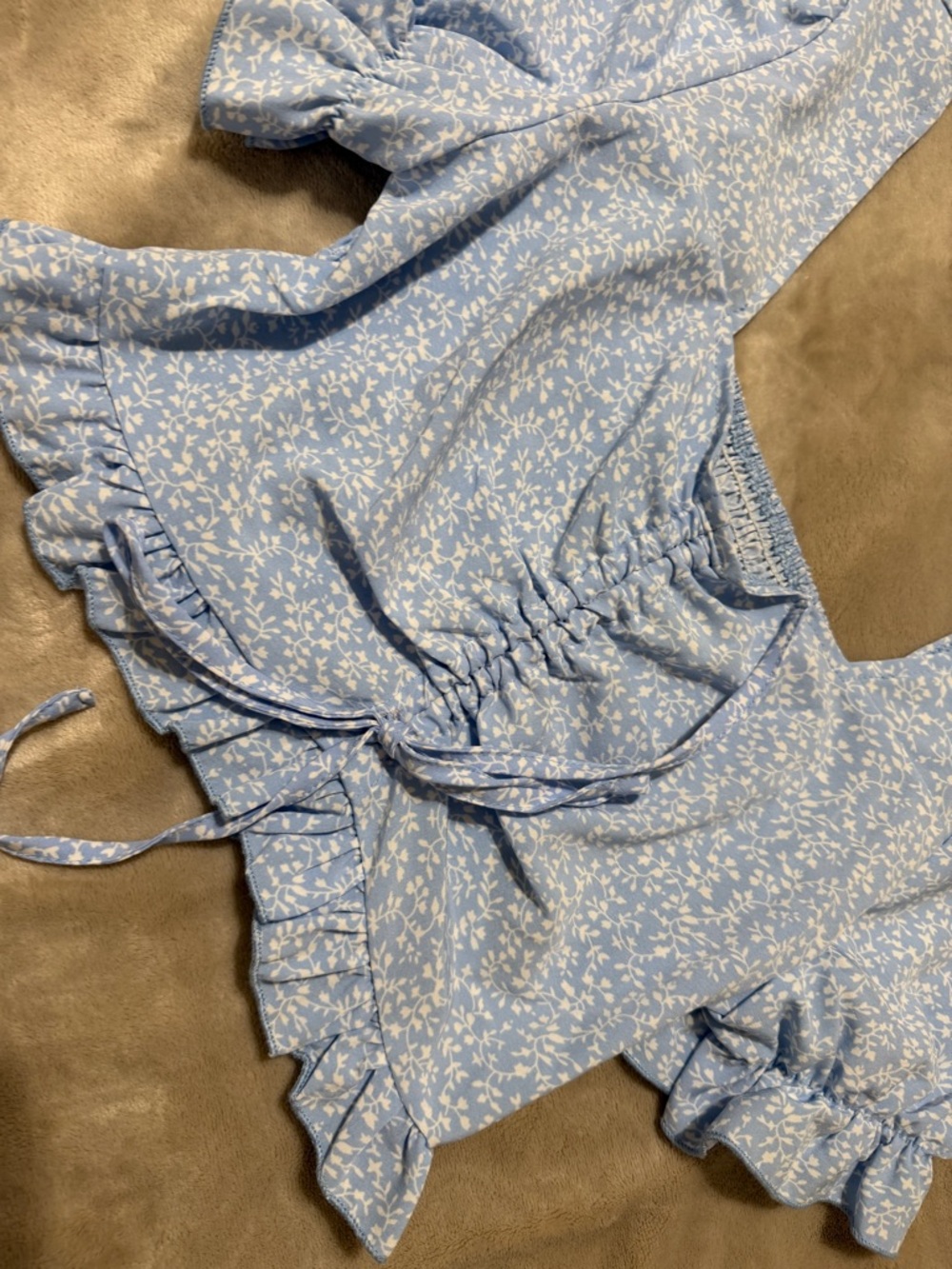 Light Blue Floral Ruffle Crop Top - Picture 3 of 4